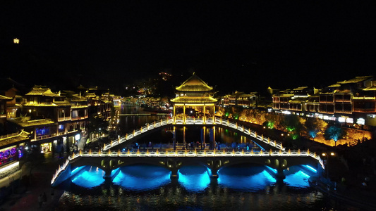 湖南凤凰古城雪桥夜景灯光航拍视频