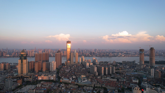 航拍城市蓝天白云晴朗天空自然天气高楼天际线街景4k素材视频