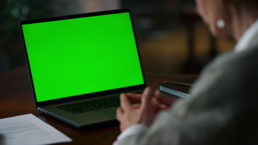 绿幕笔记本电脑视频