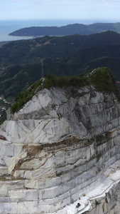 在卡拉拉山上远眺卡拉拉市意大利大理石视频