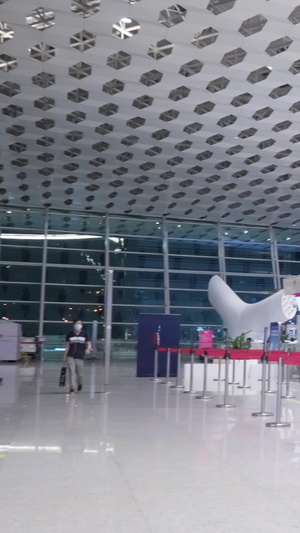 【游客无肖像权，请勿商用】机场行李托运办理深圳机场27秒视频