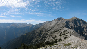 爬到奥林匹斯的顶部山顶是希腊最高的山峰10秒视频