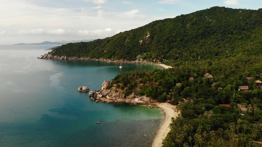 泰国帕岸岛白沙热带异国天堂小海岸的空中无人机俯视图视频