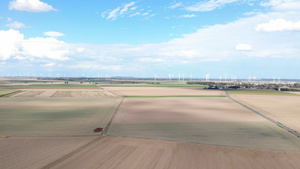 德国的替代能源和风车在绿地上产生清洁可再生能源的风力43秒视频