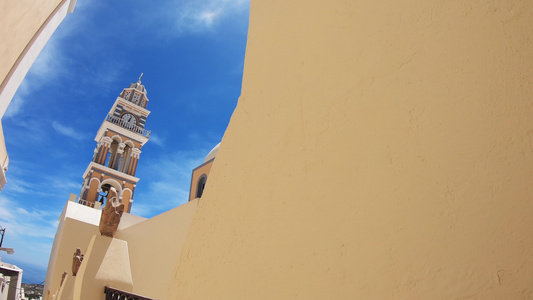 圣约翰教堂...洗礼师和钟塔在圣坦托里尼岛的提拉环球视频