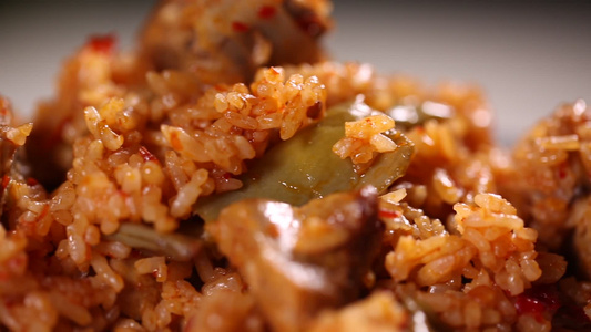 肉汤拌饭扁豆排骨焖饭 视频