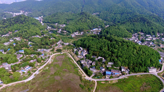 4K航拍山中乡村[深山中]视频