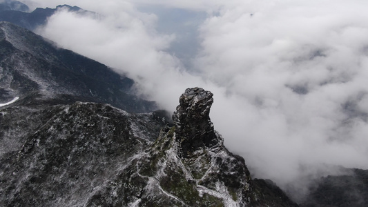 贵州梵净山5A景区冬天雪景航拍视频