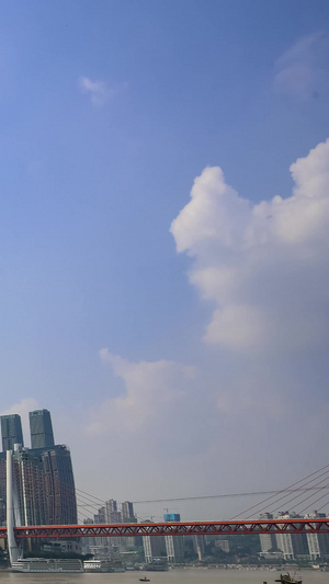 重庆长江东水门大桥渝中半岛阳光明媚延迟现代城市15秒视频