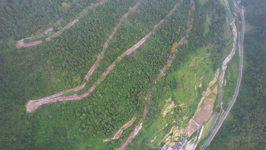 航拍湖南湘西5A级旅游景区矮寨奇观景区九曲十八弯峡谷道路4k素材视频