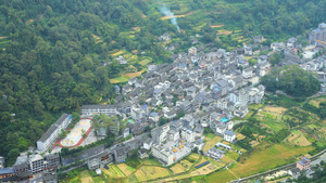 航拍湖南湘西5A级景区矮寨奇观景区矮寨村农田乡村4k素材55秒视频