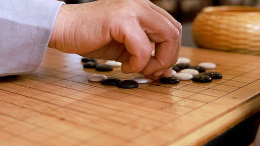 学生和老师下围棋视频