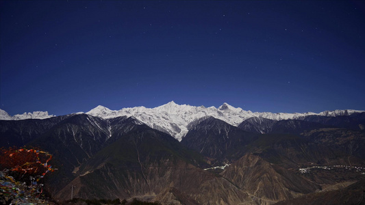 梅里雪山星空延时夜景视频