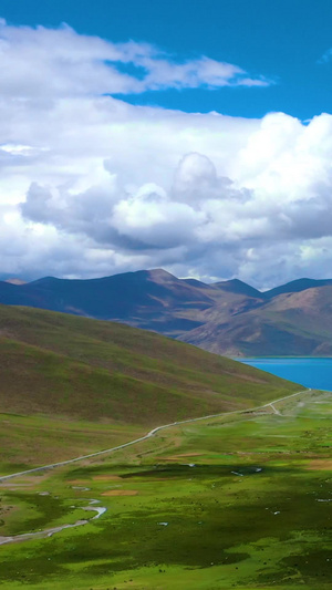 航拍西藏拉萨羊卓雍措湖素材68秒视频