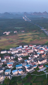 高清竖屏航拍高速服务区清晨风景视频