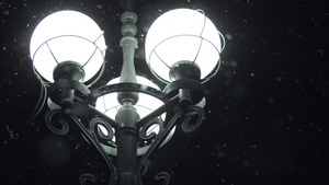 下雪之夜闪亮的街灯21秒视频