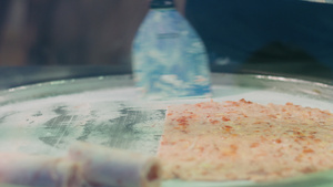 炒水果酸奶制作美食过程12秒视频