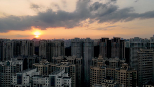 日落时贵阳紧密的城市住宅楼盘延时4K素材12秒视频