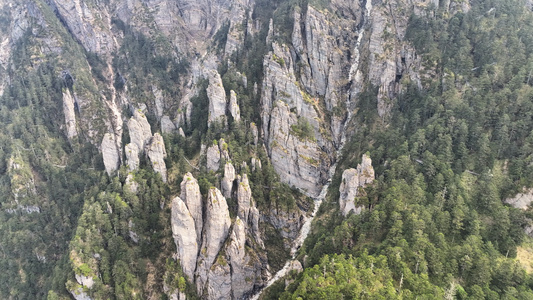 航拍湖南旅游张家界武陵山区森林地质公园自然风景4k素材视频