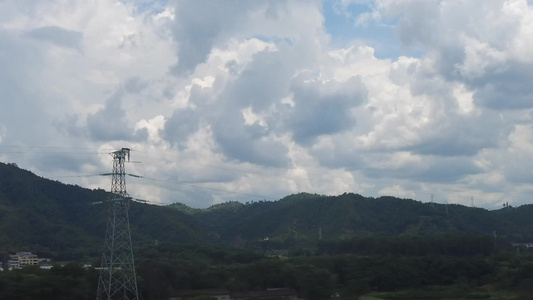 蓝天白云好天气出行窗外风景视频