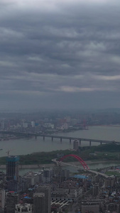 航拍武汉地标乌云压城长江汉江交汇处市中心视频