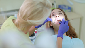 牙科诊所的牙齿治疗13秒视频