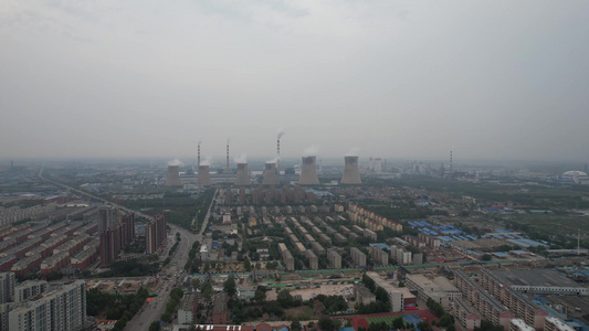 工业生产工厂烟囱环境污染航拍视频
