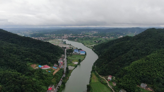 航拍大自然连绵起伏山川风景视频