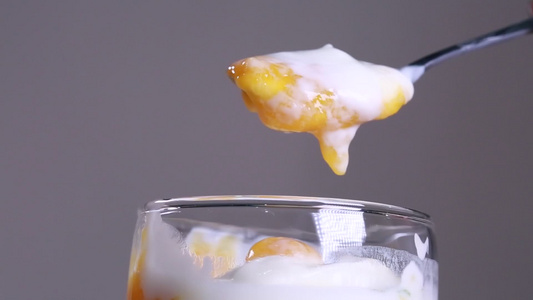 芒果酸奶代餐奶昔视频