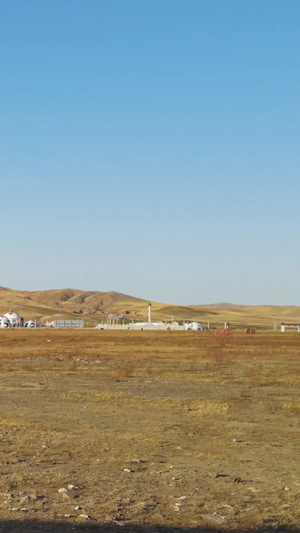 航拍内蒙古草原上巨型战车式蒙古包群77秒视频