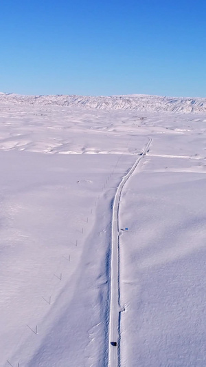 雪地上汽车飞驰合集奔驰的车39秒视频
