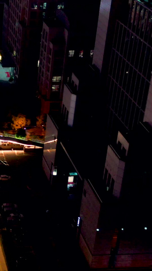 航拍夜色中的武汉大道交通景观路35秒视频