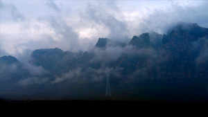 4k三组镜头实拍云雾缭绕的高山峻岭31秒视频
