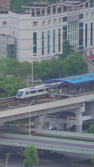 航拍城市轨道交通城际列车交汇立交桥素材城市素材29秒视频