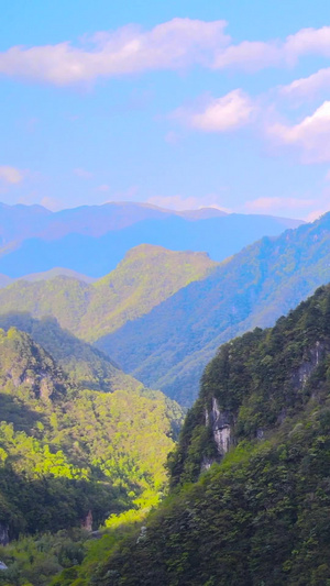 神农架关门山5A风景区航拍环绕世界自然遗产28秒视频