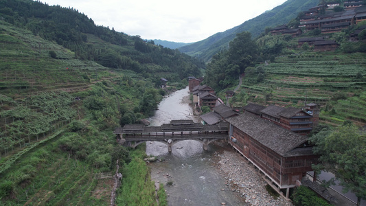 桂林龙脊河[穿岩]视频