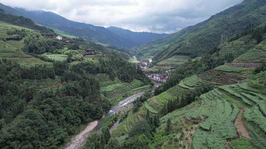 桂林龙脊河[穿岩]视频