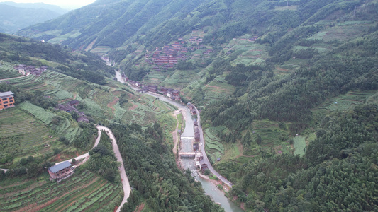 桂林龙脊河[穿岩]视频