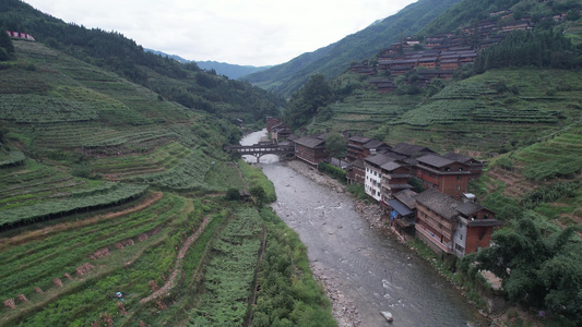 桂林龙脊河[穿岩]视频