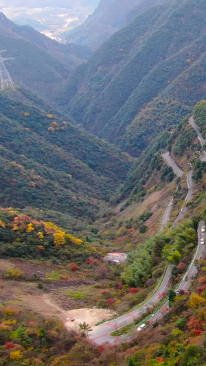 航拍蜿蜒曲折的盘山公路视频皖南川藏线60秒视频