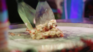 炒水果酸奶制作美食过程10秒视频