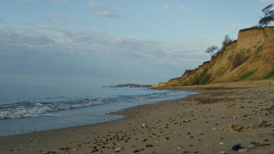 海日落海岸地平线上海滩景观海浪拍打岸岛视频