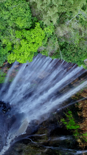 赛舞瀑布俯瞰航拍爪哇岛25秒视频