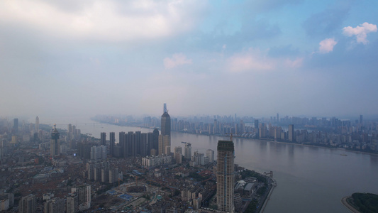 航拍城市蓝天白云天际线高楼长江江景4k素材 视频