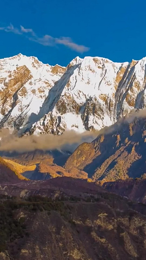 雪山日照金山延时自然风光9秒视频
