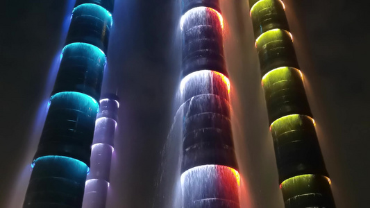 中国四川成都SKP生机之塔景观水柱夜景视频