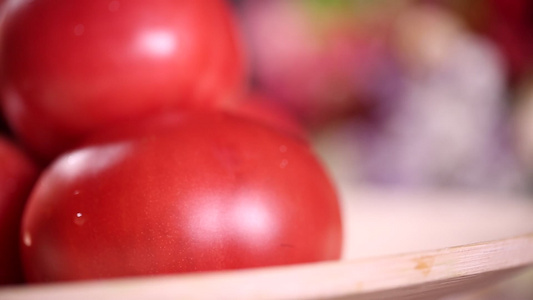 一盘西红柿番茄 视频