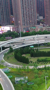 河南郑州城市交通航拍视频晚高峰视频
