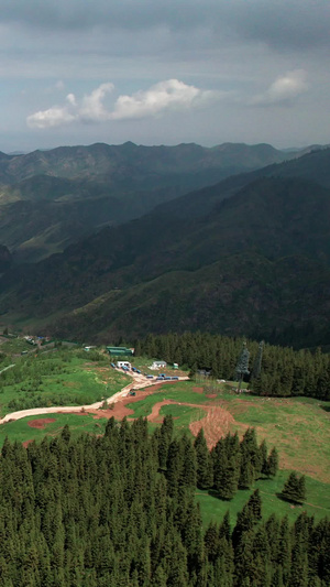 航拍5A国家风景名胜天山天池景区盘山公路视频大自然59秒视频