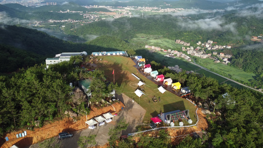 露营基地 山顶露营 风景独好视频